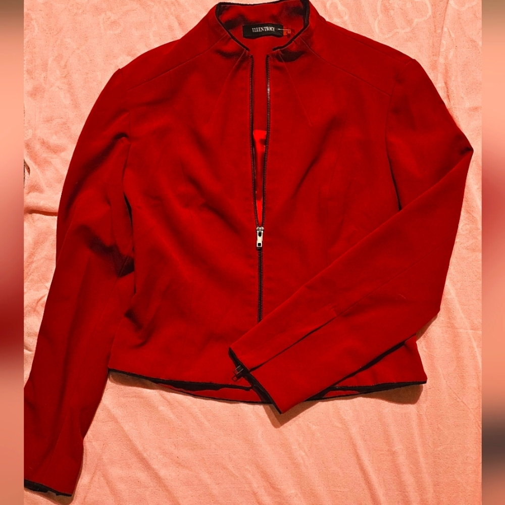 Dress jacket that zips up in the front black and red size 4